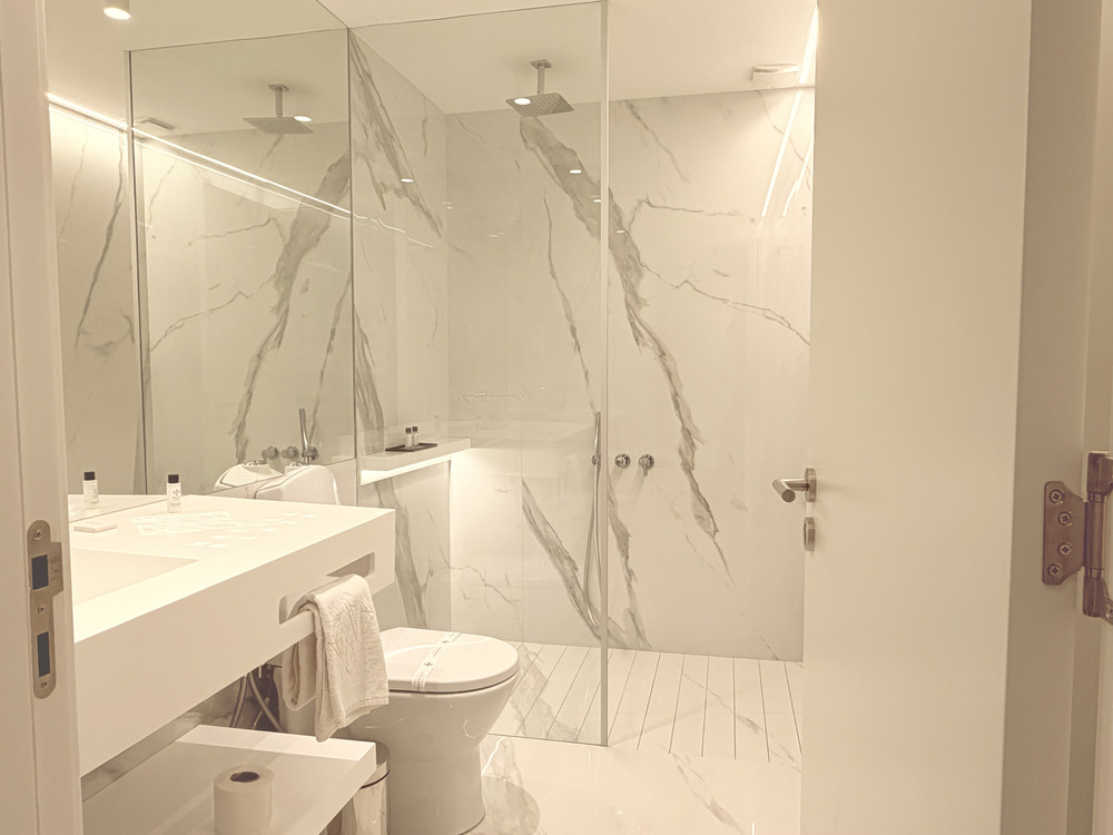 Villa Suite bathroom detail