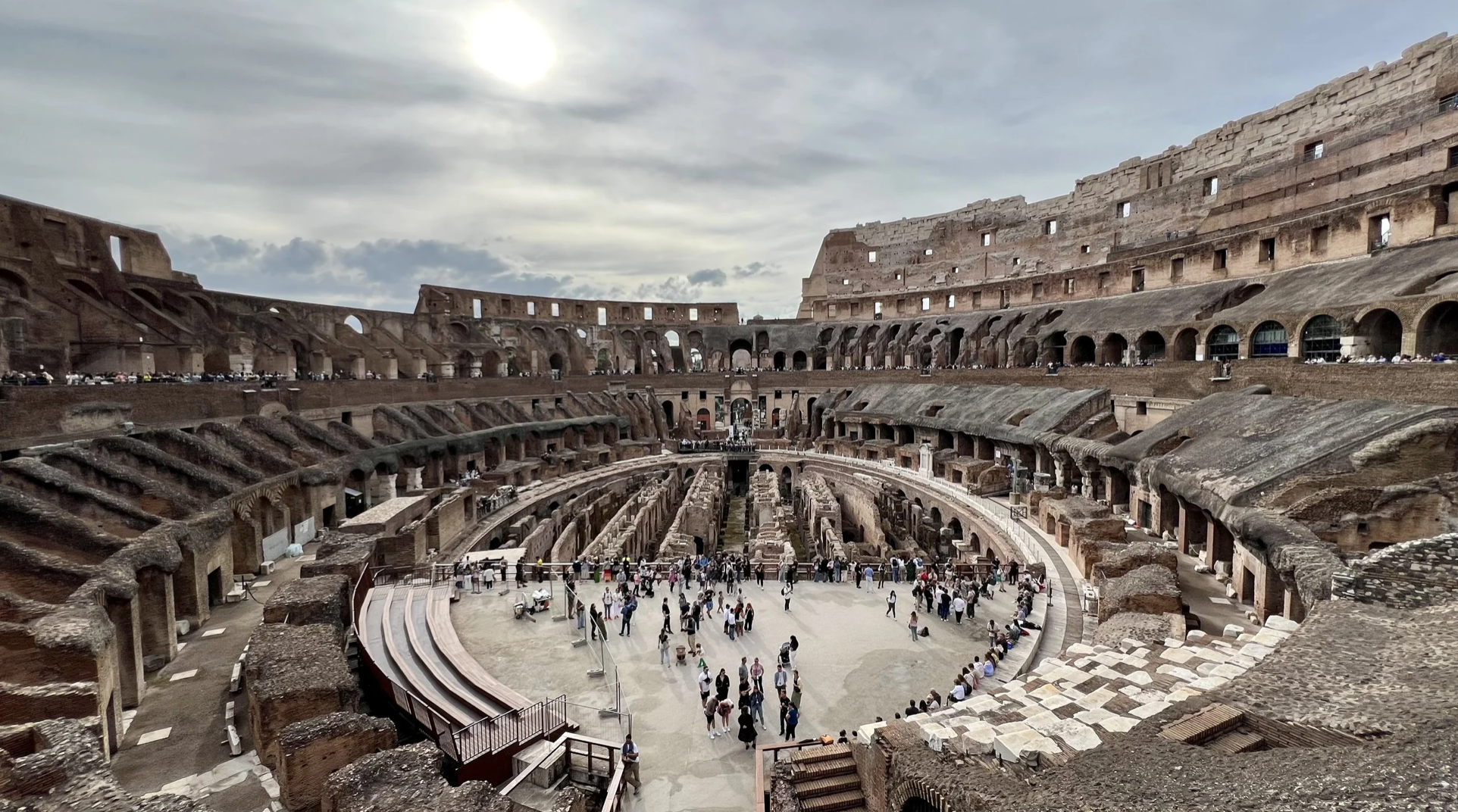 [team] image of grocery store staff