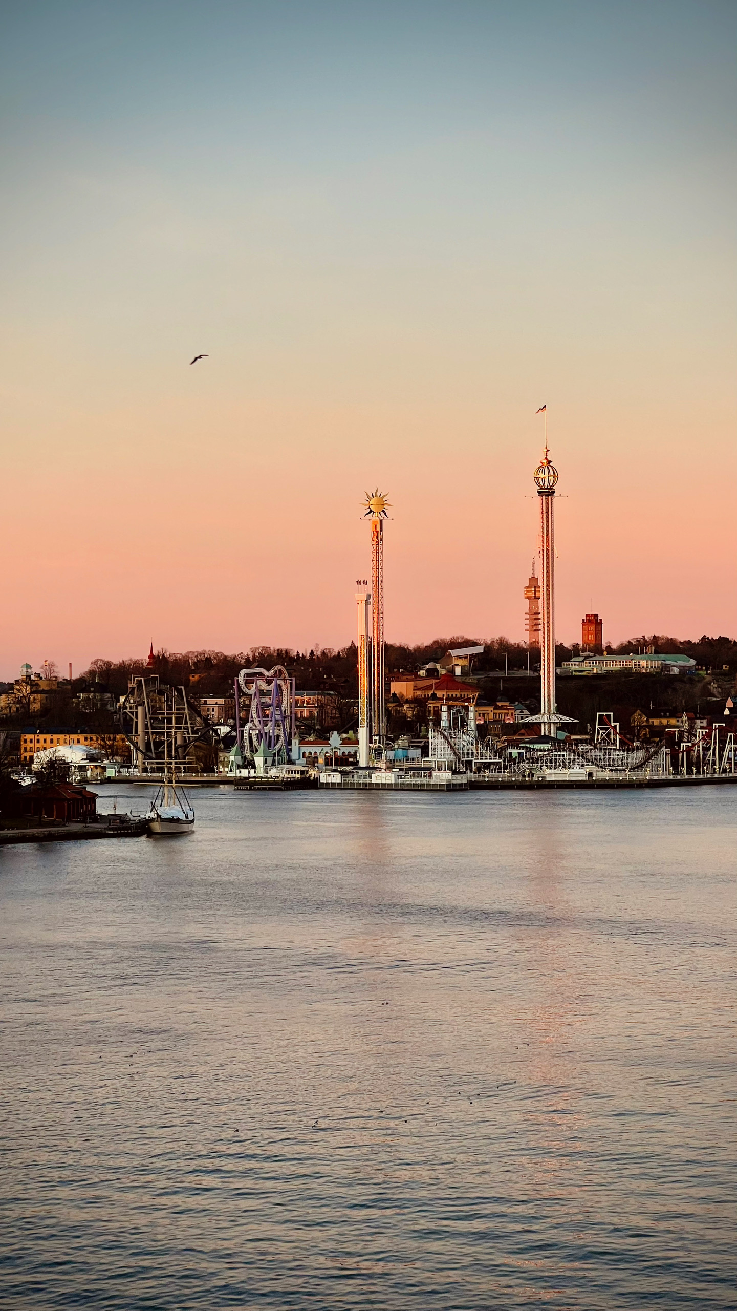 Blick auf Gröna Lund und Djurgården von der Fjällgatan