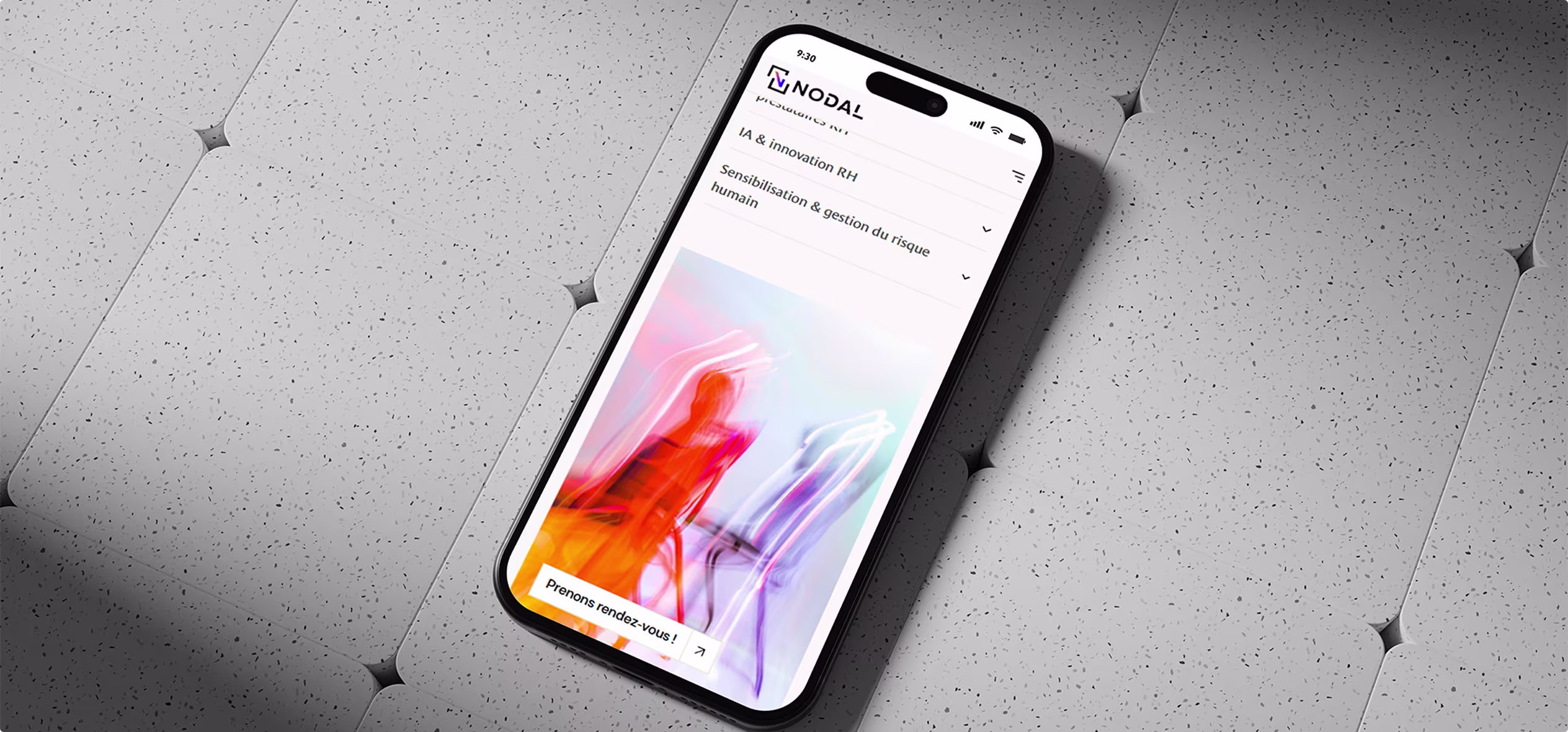 Aperçu projet Nodal — smartphone affichant le site Nodal Avocats, responsive mobile