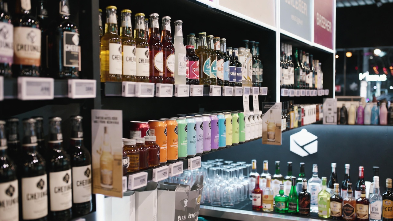 image of university students at a welcome week fair