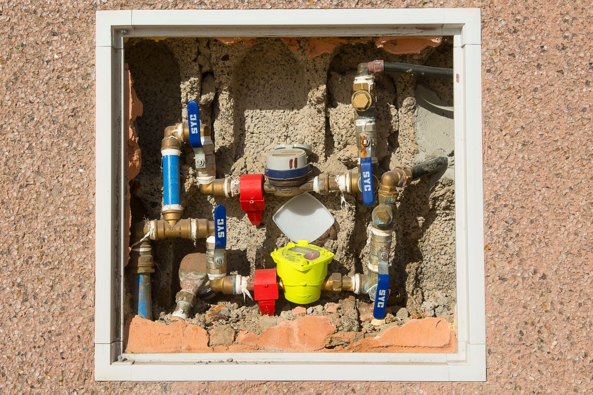 Plumbing installation detail