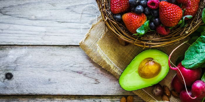 Clean Eating Lebensmittel auf dem Tisch