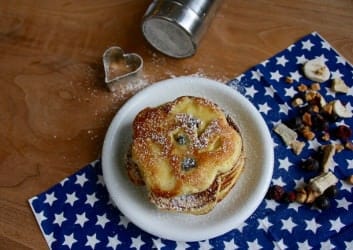 Pancake mit gefriergetrockneten Früchten von Buah