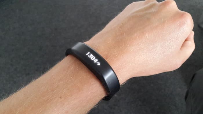 Schwarzes Fitness Armband der Marke Garmin Vivosmart