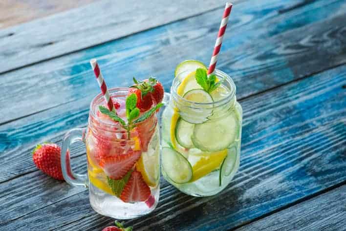 Infused Water ist aromatisiertes Wasser