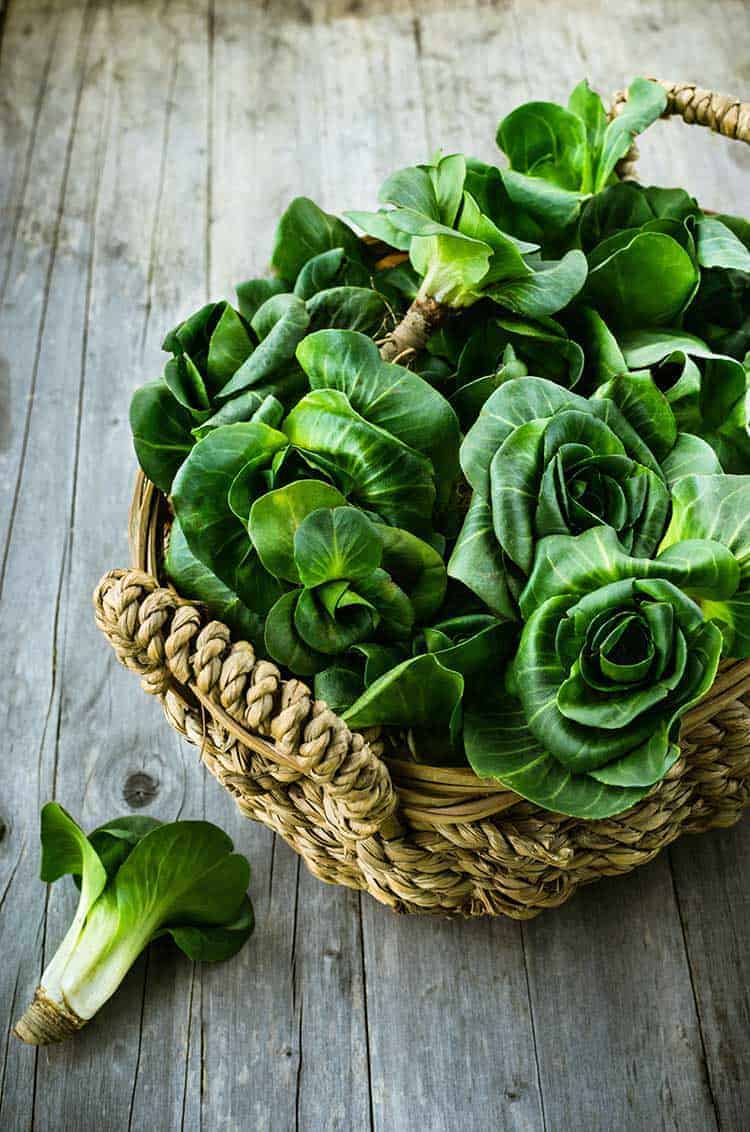 Süßkartoffelspalten mit Avocado-Dip