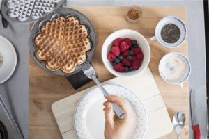 Genieße die Waffeln am besten warm.