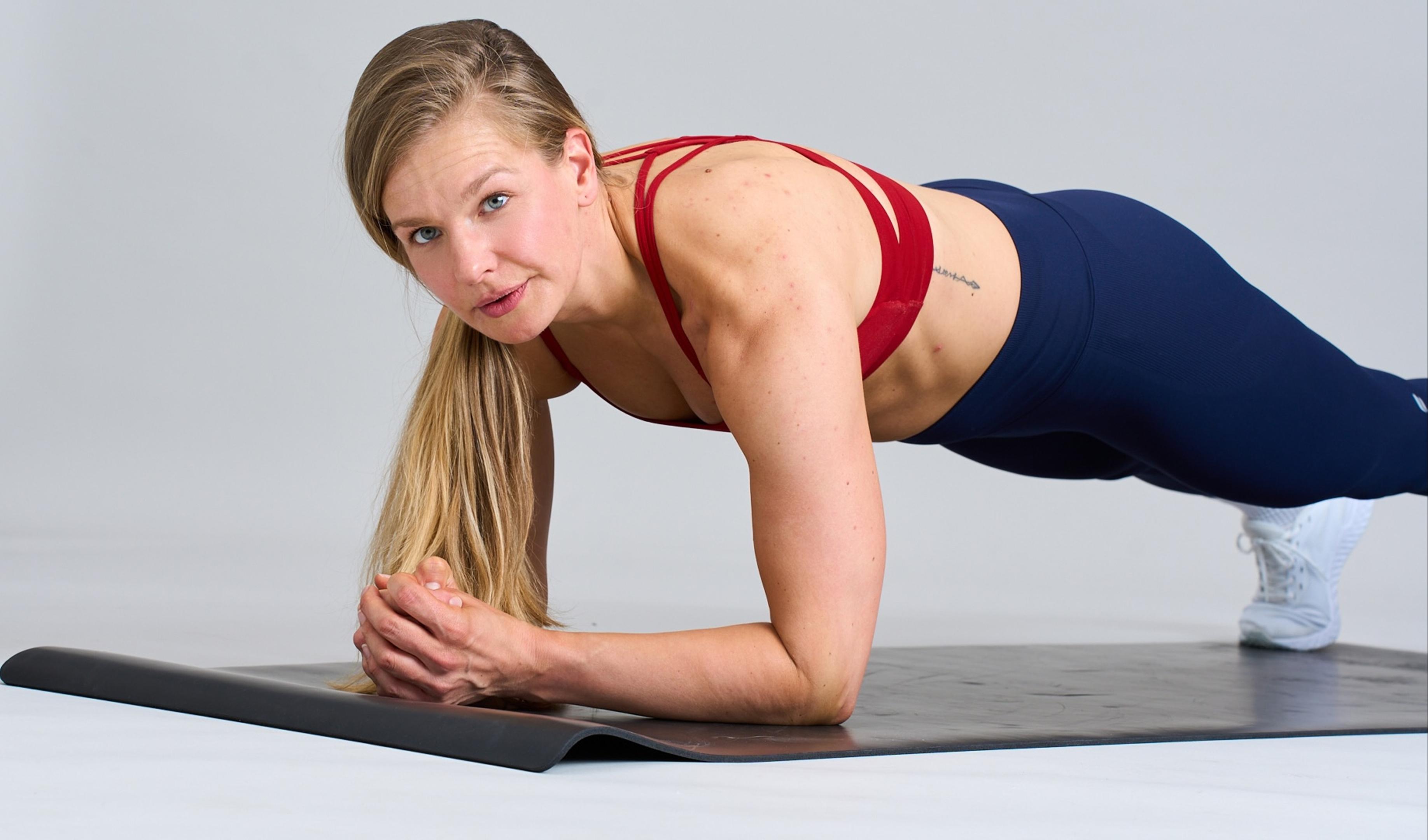 10 bauchmuskelübungen für zu hause bauch übungen bauchmuskelübungen bauchmuskeltraining bauchmuskeln bauchtraining side plank workout core bauchmuskulatur bauchübungen 30 sekunden hause rücken core workout muskeln geräte sixpack körpermitte sit ups arbeit bauchregion stabilität rumpf stärke viele waschbrettbauch warenkorb wiederholungen körperfettanteil knie training hände effekt muskelgruppen equipment bauchmuskeln trainieren boden alle level 90 grad winkel b tempo füße besten bauchmuskelübungen pause rückenschmerzen körper beine core muskulatur fitnessstudio seitlichen bauchmuskeln kopf haltung bewegung belastung matte russian twist abspielen vorteile crunches artikel brust arme seite anfänger hinweis schultern oberkörper nacken unterschied fitnesslevel plank position inhalt qualität jeder spannung weg grund favoriten