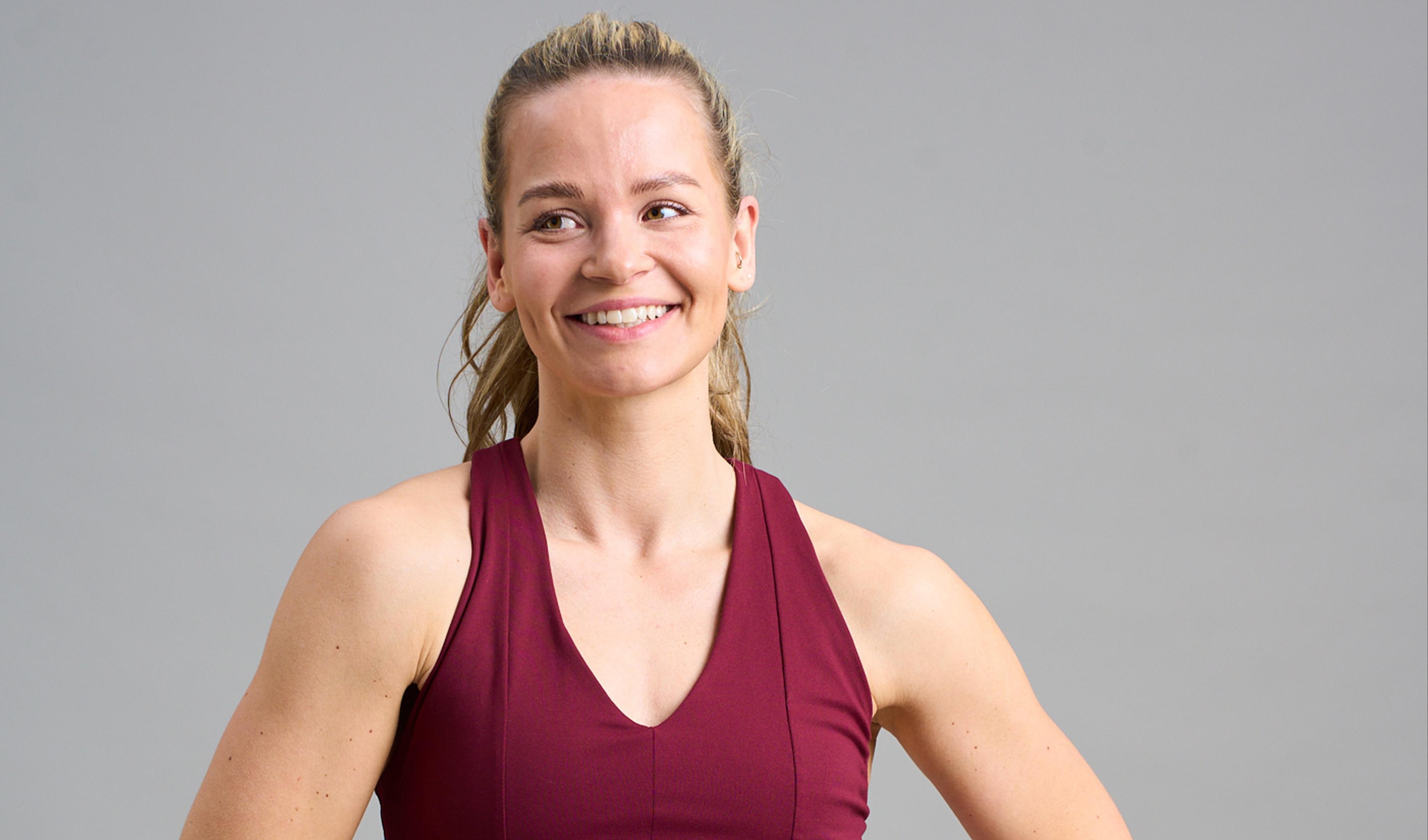 training in der schwangerschaft vorteile und übungen je nach trimester schwangerschaft sport trimester sport in der schwangerschaft bewegung übungen körper krafttraining schwangere fitness vorteile babybauch tipps training trainer mama schwimmen personal sportarten frauen baby fitnessexperten geburt nordic walking risiko schwangerschaftsdiabetes rücken mutter schwangerschaftsbeschwerden sportübungen experten lebensstil veränderungen aktivitäten rückenschmerzen schwangerschafts trimester fragen sportlerin trainingsprogramm mutter und kind beschwerden übelkeit schwangerschaftsyoga wohlbefinden ruhe hatha yoga gesundheit kind schwangerschaftsdrittel form beziehung unsicherheiten aqua fitness team trainieren schonung app gewichtszunahme beckenboden bluthochdruck müdigkeit bauch kraft angst yoga komplikationen anstrengung lebensphase empfehlung bauchmuskulatur artikel etwas wassereinlagerungen fokus muskelkraft talk test effekte schwindel arzt stelle