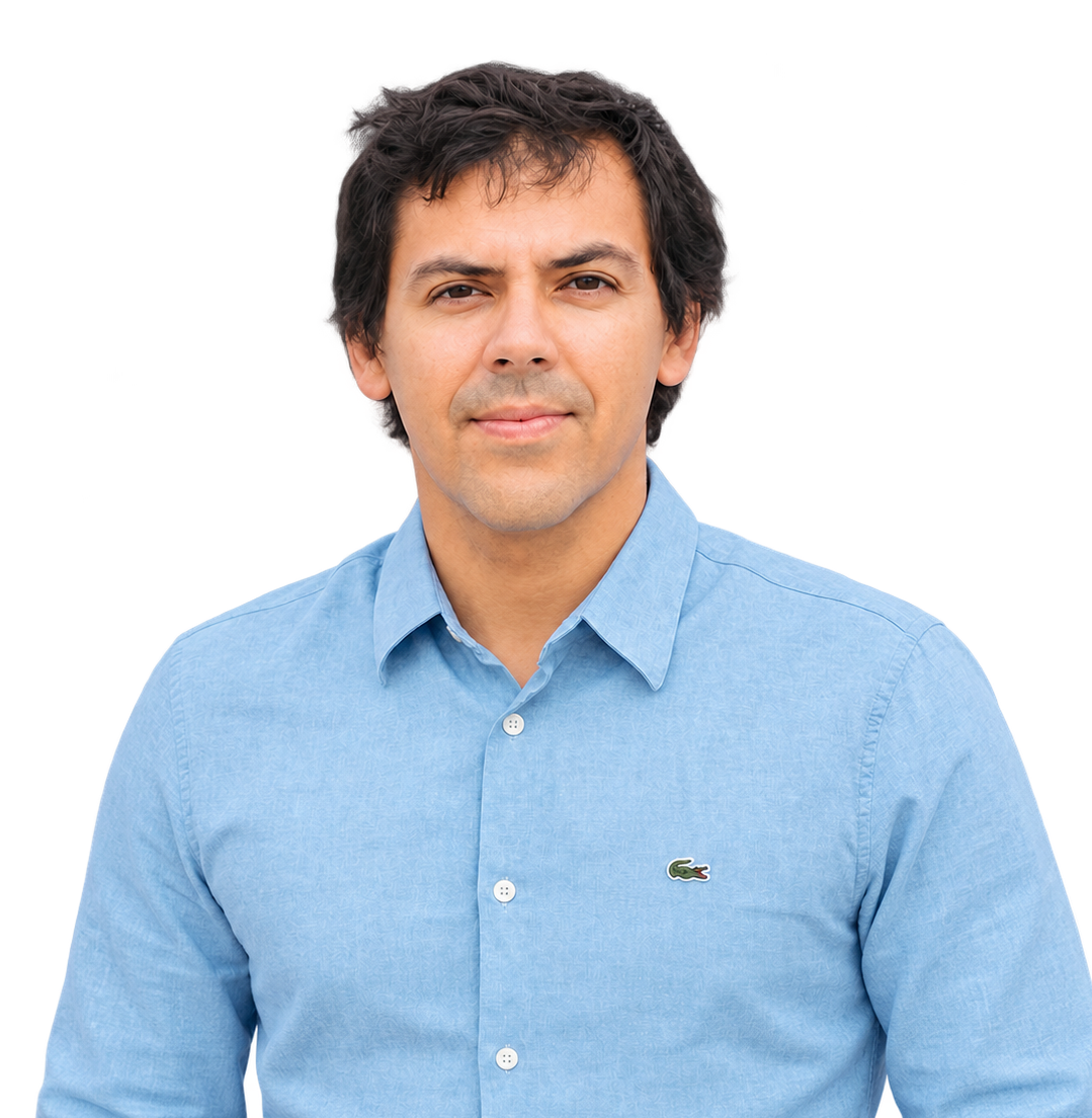 Agus Rodriguez smiling in a light blue shirt