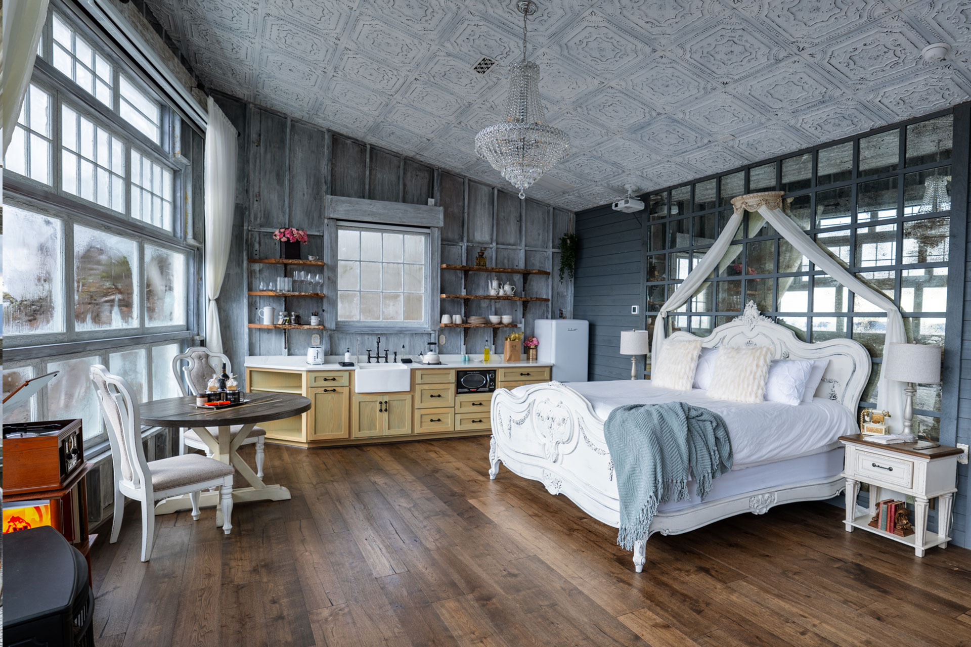 new honeymoon treehouses indoor