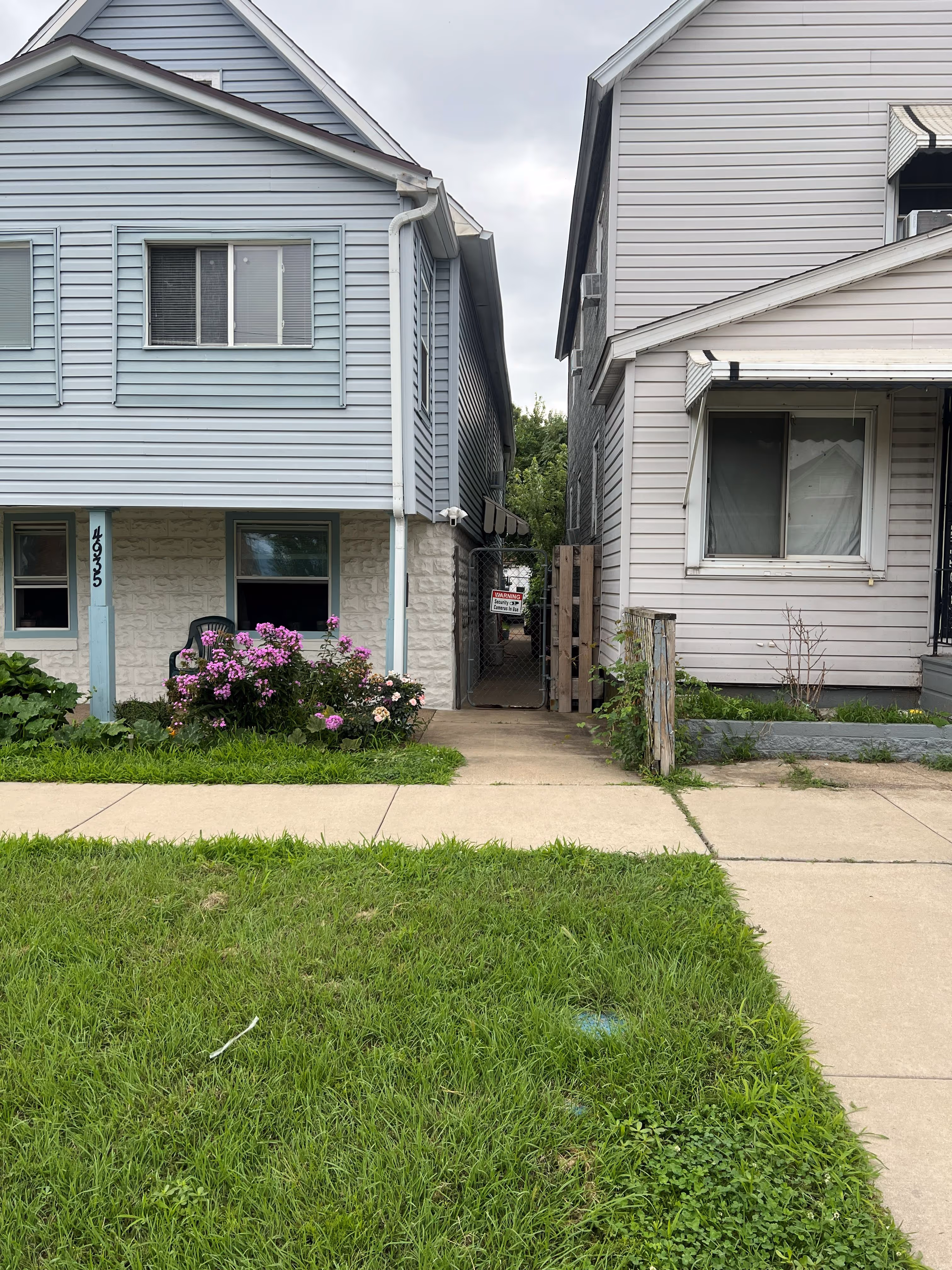 image of customer support interaction (for a plumbing service)