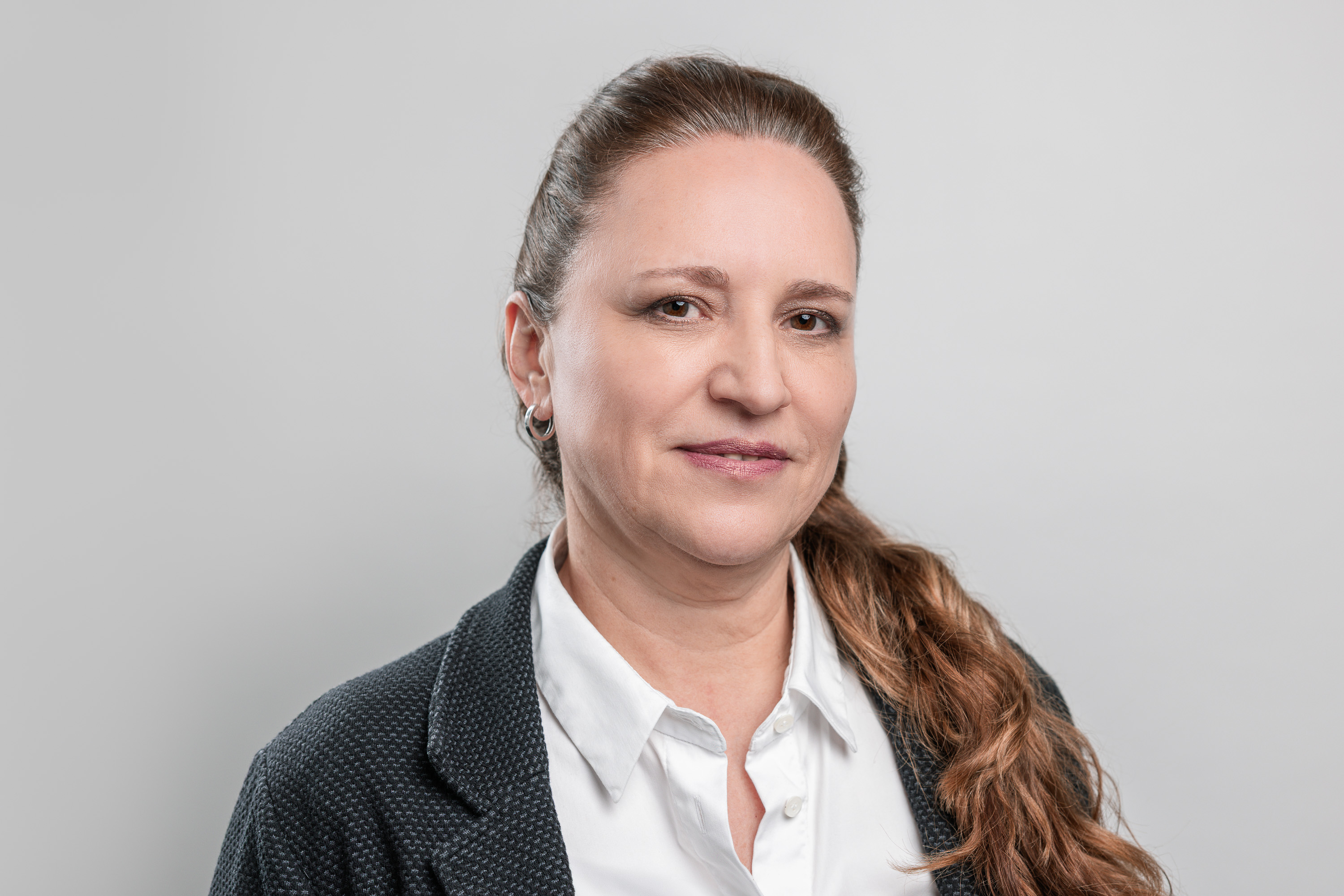 Portrait Frau mit Zopf