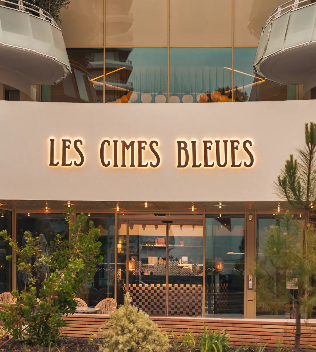 Style chic aux Cimes Bleues : votre réservation d'hôtel au bord de mer et hôtel spa.