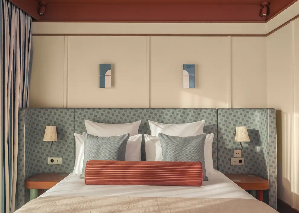 A bohemian vibe at Les Cimes Bleues: textiles featuring ikat patterns and natural dyes to enhance the comfort of your seaside hotel rooms and suites, as well as your spa hotel.