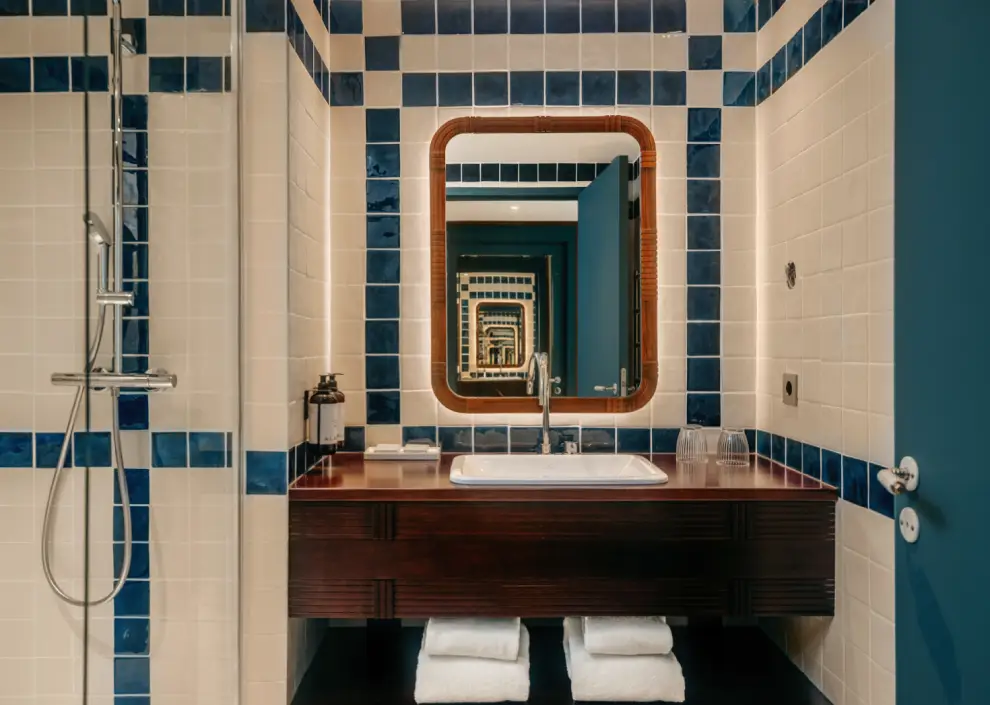 A bohemian vibe at Les Cimes Bleues: textiles featuring ikat patterns and natural dyes to enhance the comfort of your seaside hotel rooms and suites, as well as your spa hotel.