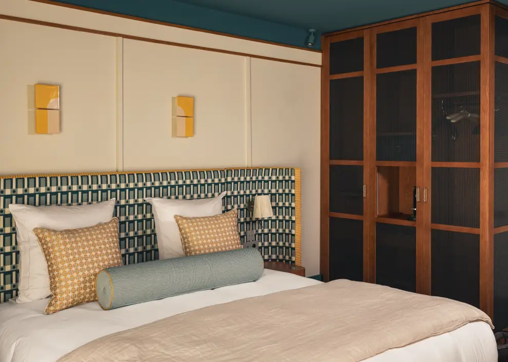 A bohemian vibe at Les Cimes Bleues: textiles featuring ikat patterns and natural dyes to enhance the comfort of your seaside hotel rooms and suites, as well as your spa hotel.