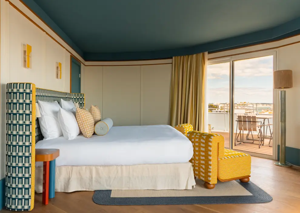 A bohemian vibe at Les Cimes Bleues: textiles featuring ikat patterns and natural dyes to enhance the comfort of your seaside hotel rooms and suites, as well as your spa hotel.