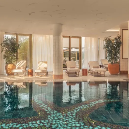 Piscine et transat