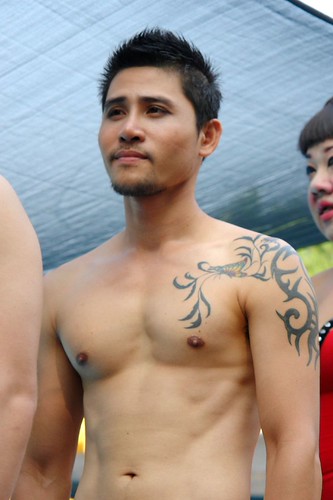 Flickr: CharlesFred - Bangkok Pride - Pool hunk