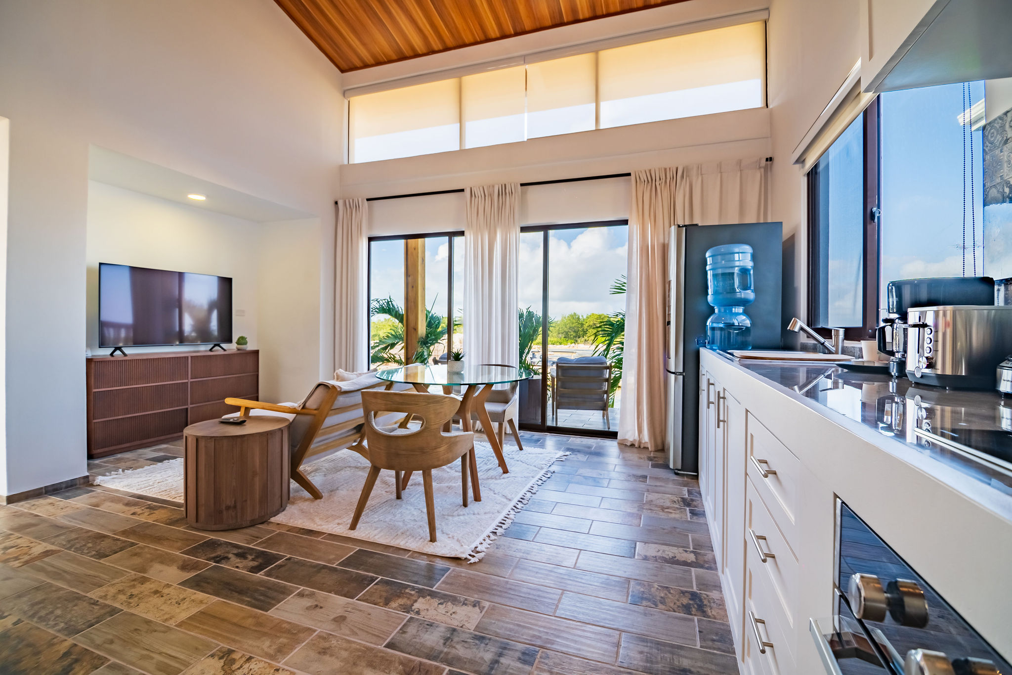 Modern Cakora Canal Front living room.