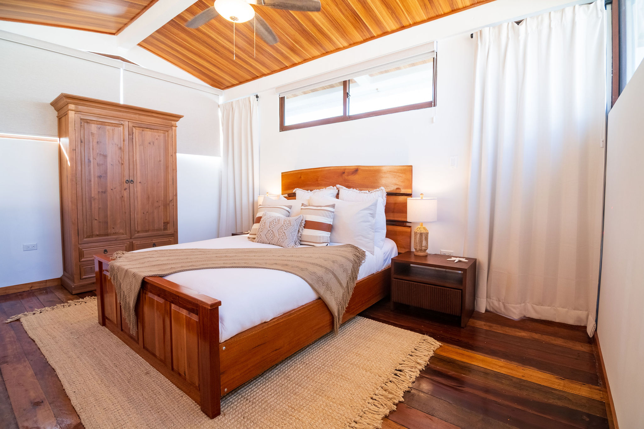 Modern Cakora Garden View bedroom.
