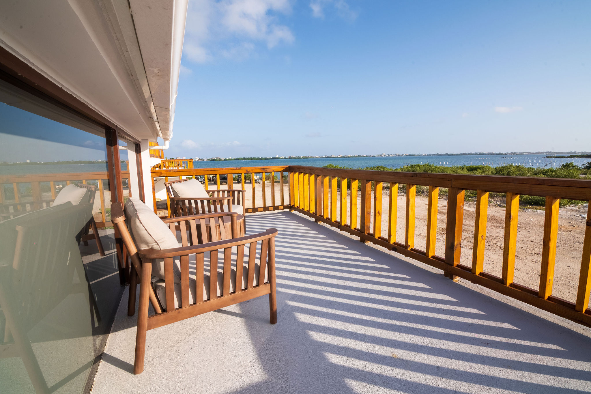 Modern Cakora Garden View balcony.