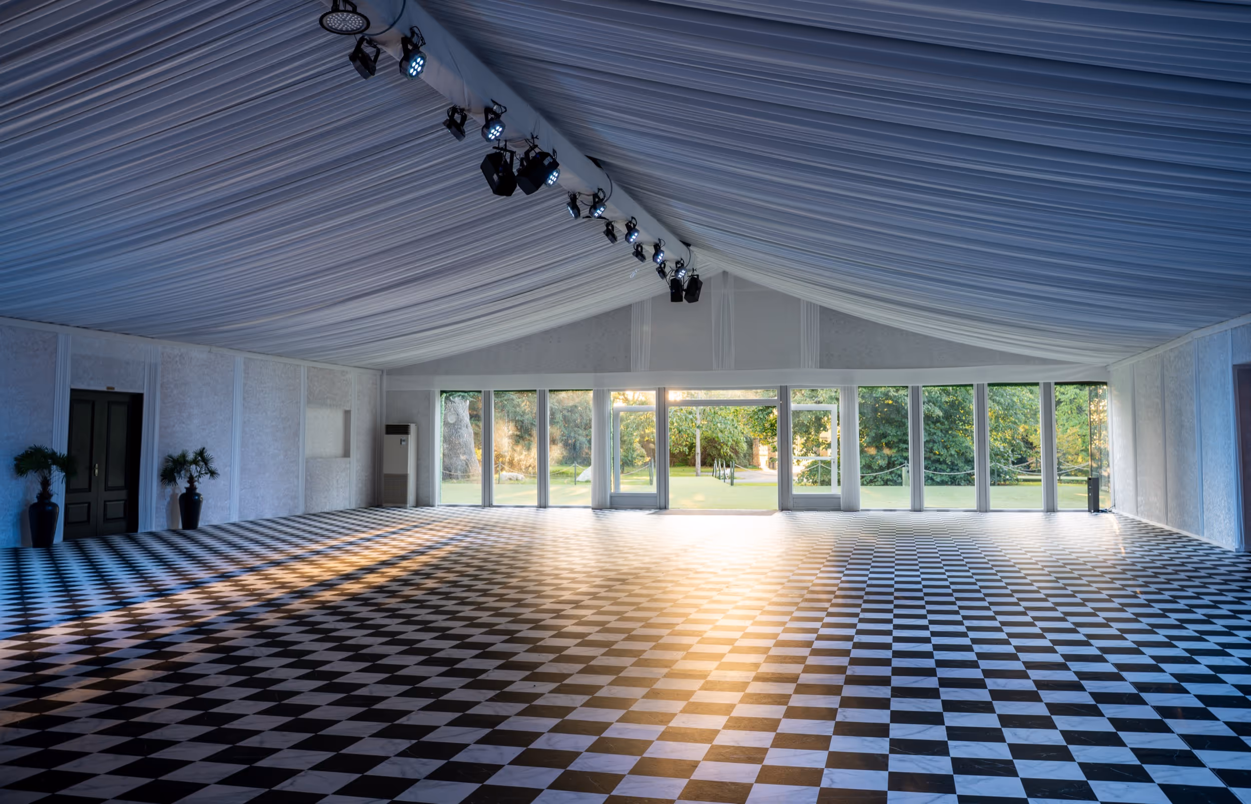 Award galas. Summer festivals. Milestone birthdays. Cultural celebrations. A private estate in historic Syon Park that transforms to match whatever occasion matters most.