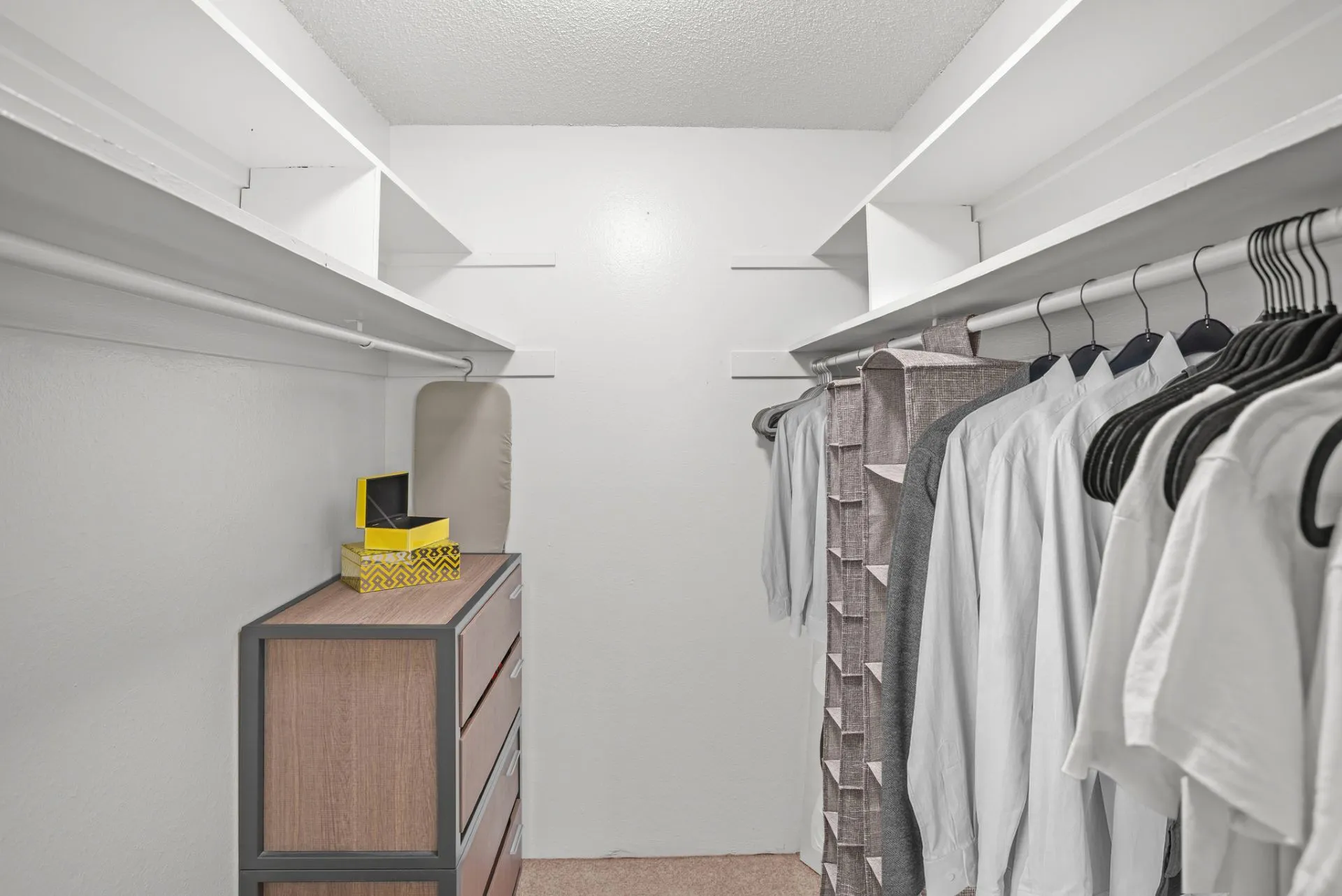 walk-in closet