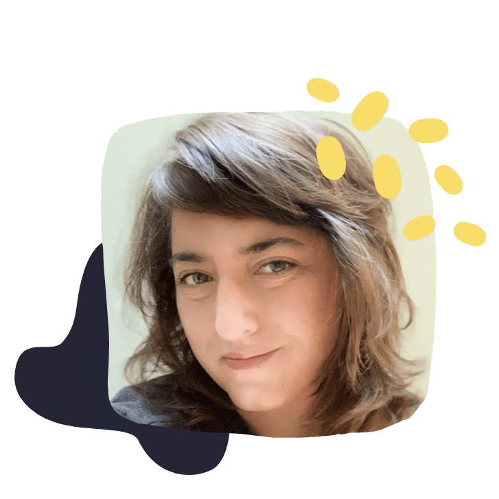 Photo of journalist and reporter Annelise Pierce