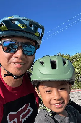 Picture of Paula and his kid.