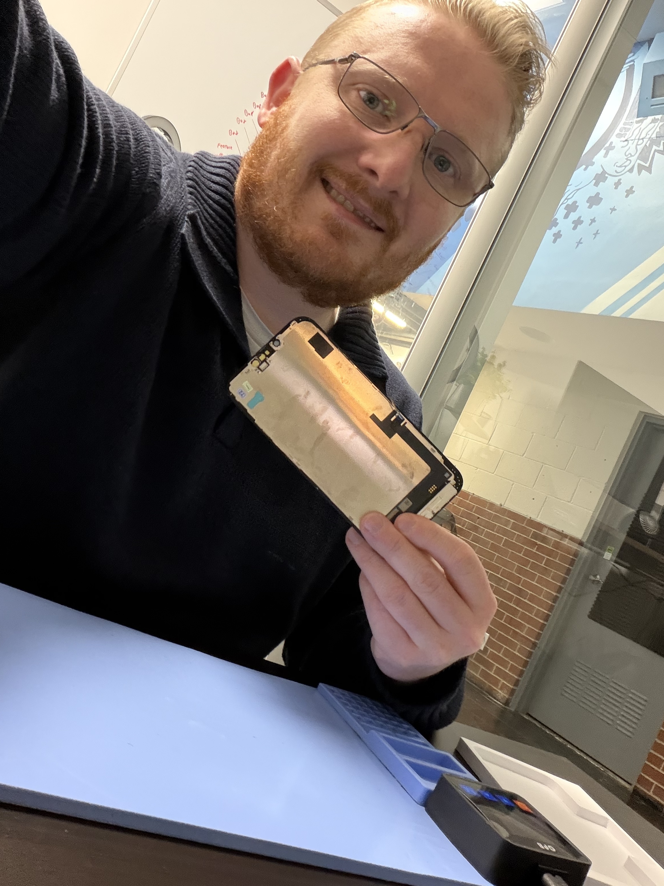 Local Phone Repair in Lee's Summit, Missouri.