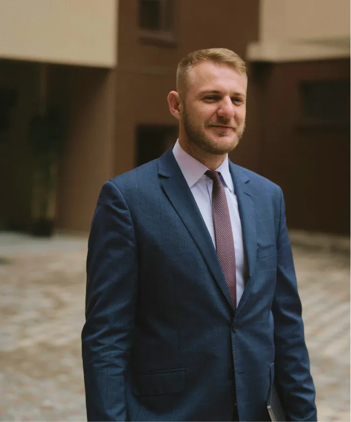 About-leader-image-two