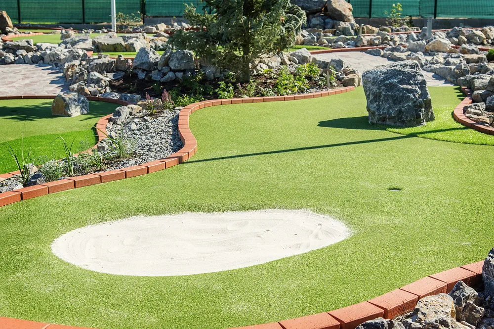 Písečné pasti na adventure minigolfu Beachwell