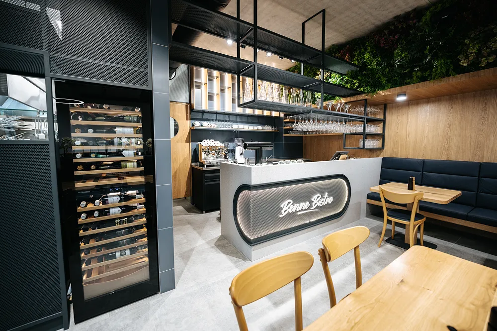 Restaurace Benne Bistro v areálu Beachwell Pelhřimov