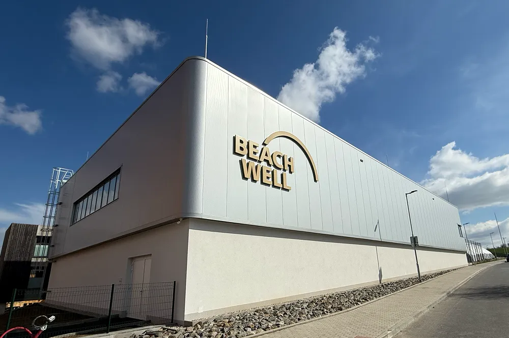 Budova sportovní haly Beachwell – pohled z boční strany