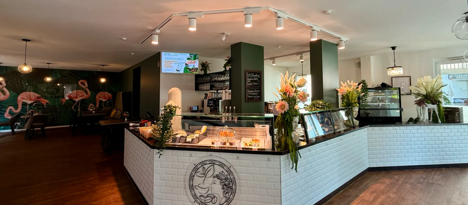 Gemütliches MUG&MUSE Café mit gesunden Bowls, Smoothies, Porridge und vieles mehr 