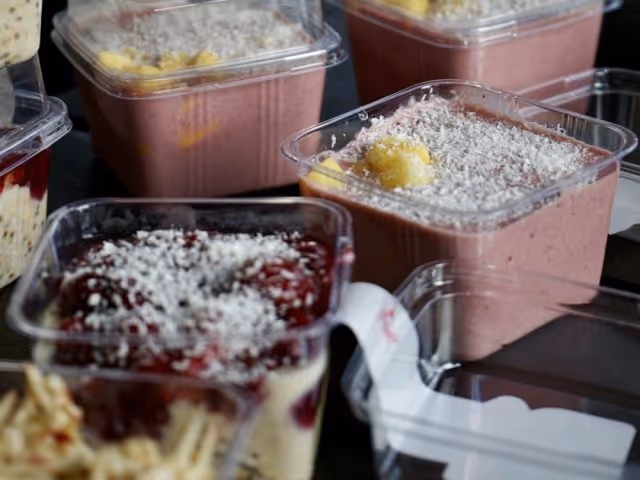 Leckeres und gesundes Dessert mit frischen Zutaten im Restaurant MUG&MUSE in Hamburg Berliner Tor