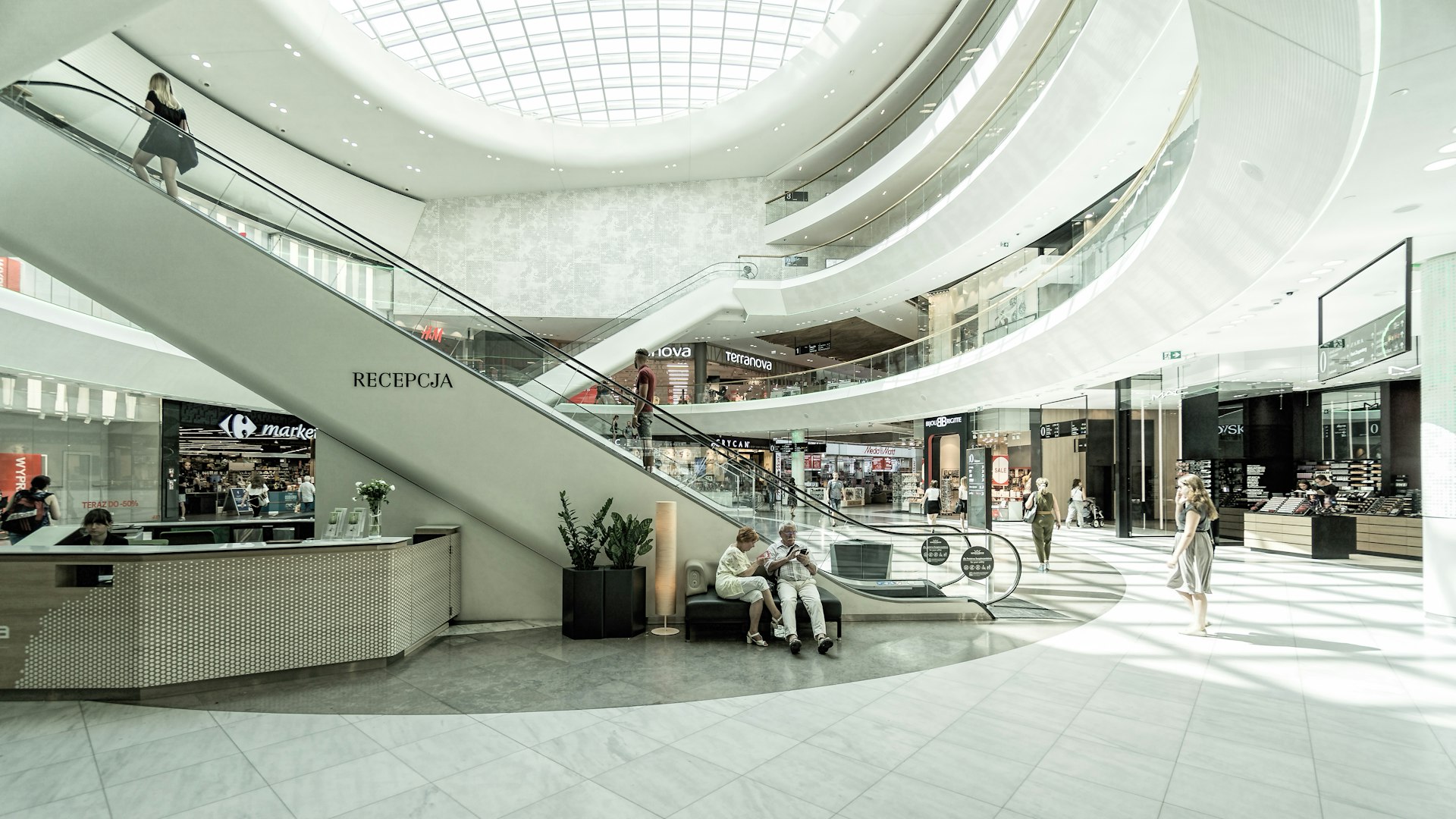 Atrium et niveaux d'un établissement recevant du public partagé