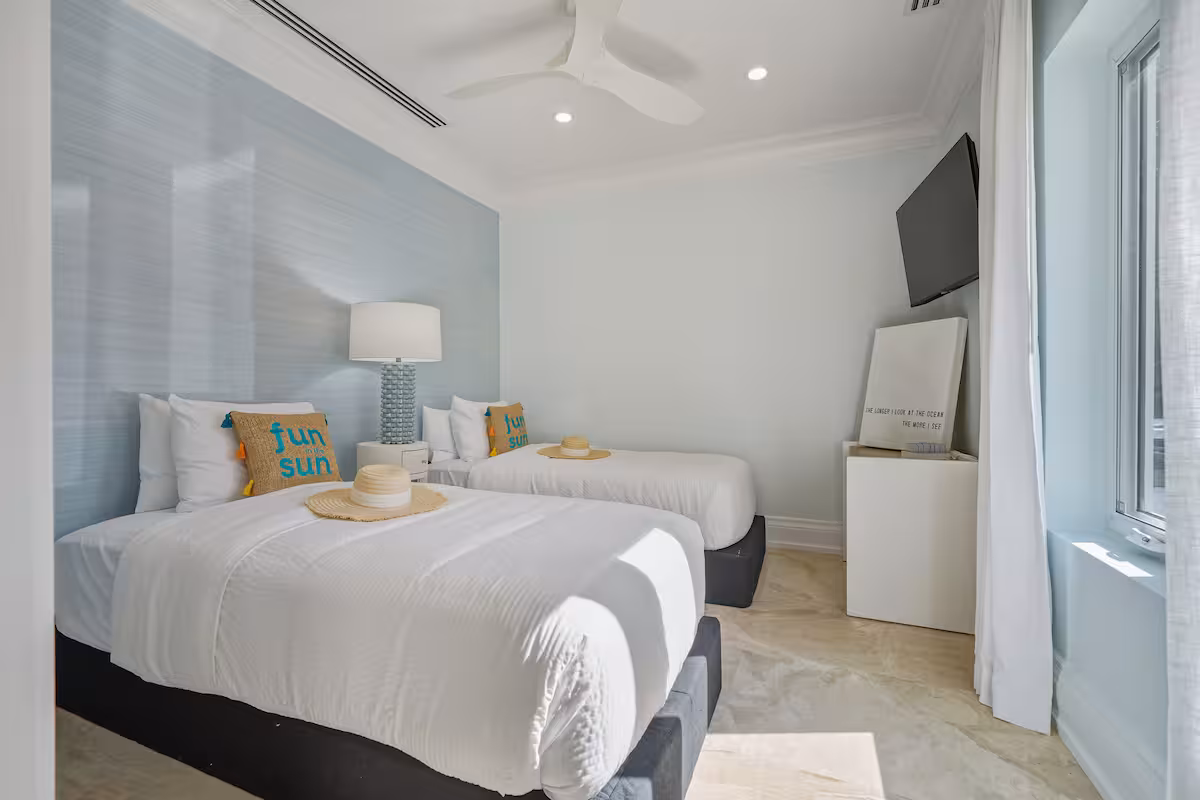 The Palm Room — fourth bedroom
