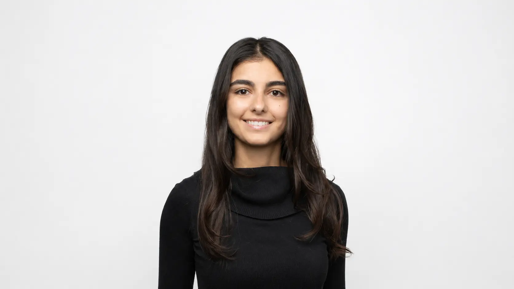 Mariam Madwar headshot