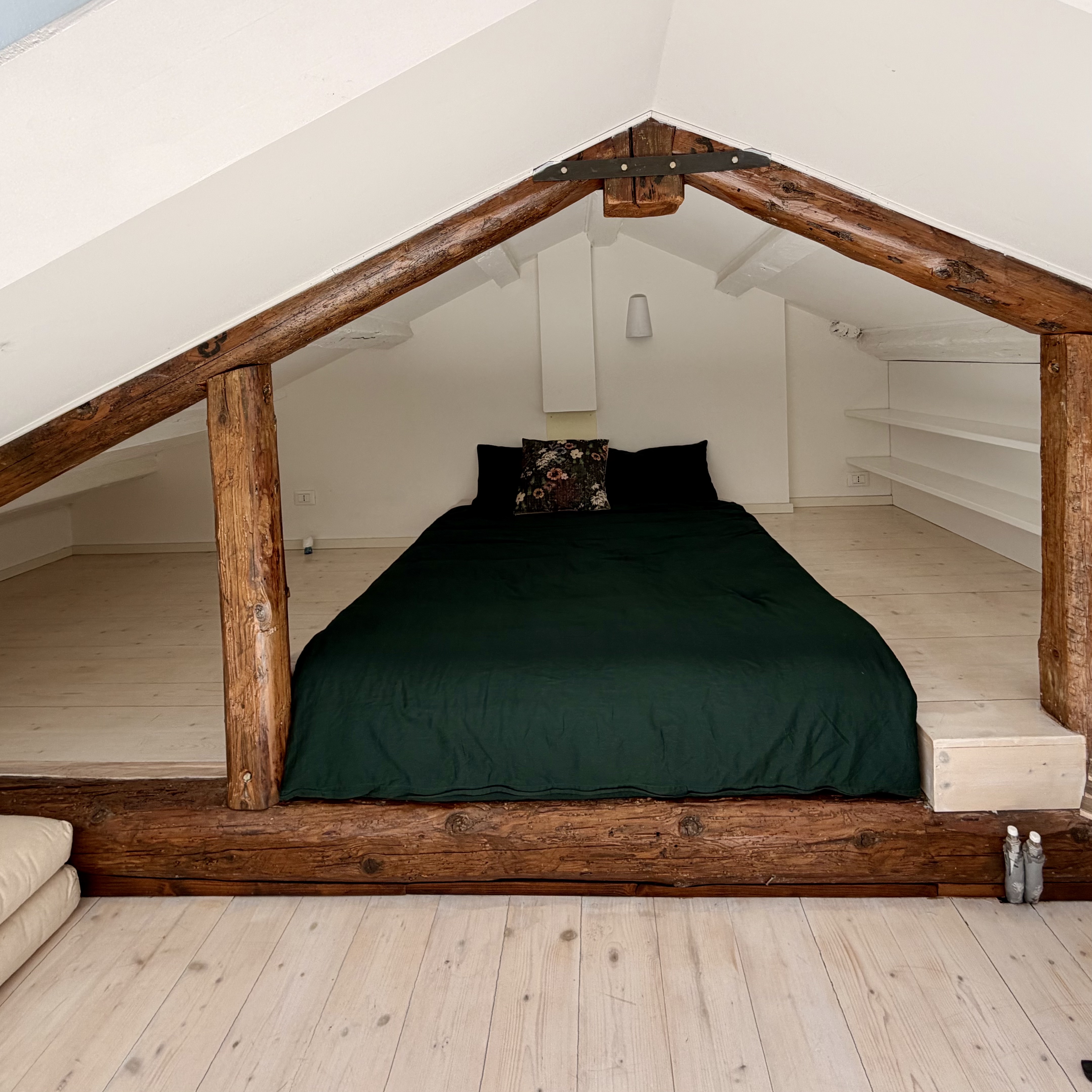 Schlafzimmer in Dachschräge