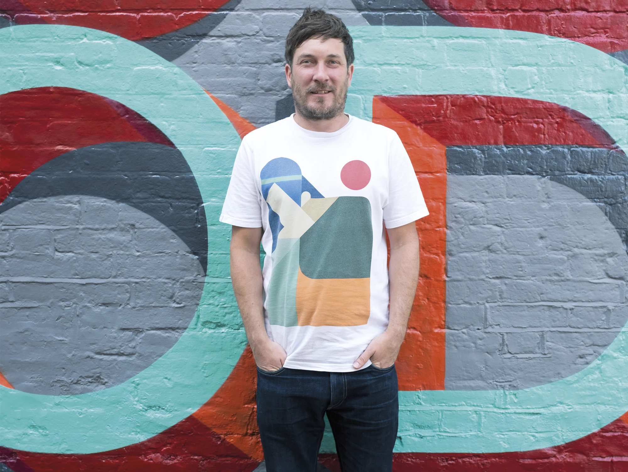 I have a great creative interview for you today with Stuart Tolley about his new book ‘The New Simplicity In Graphic Design’ and a bit more about editorial design, his career path and advice he has for designers.