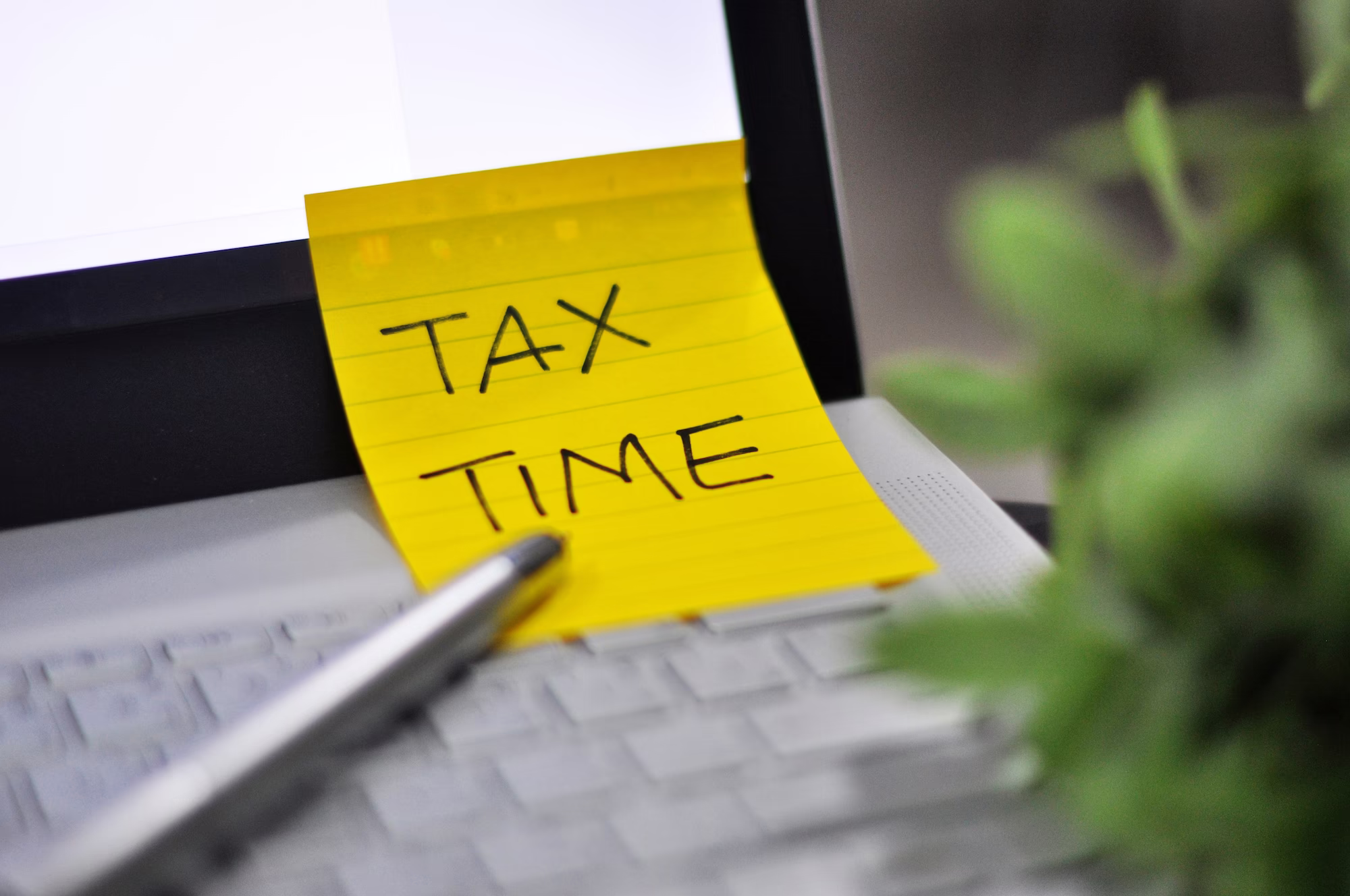 Tax-Deductible Investments: What You Can and Can’t Claim