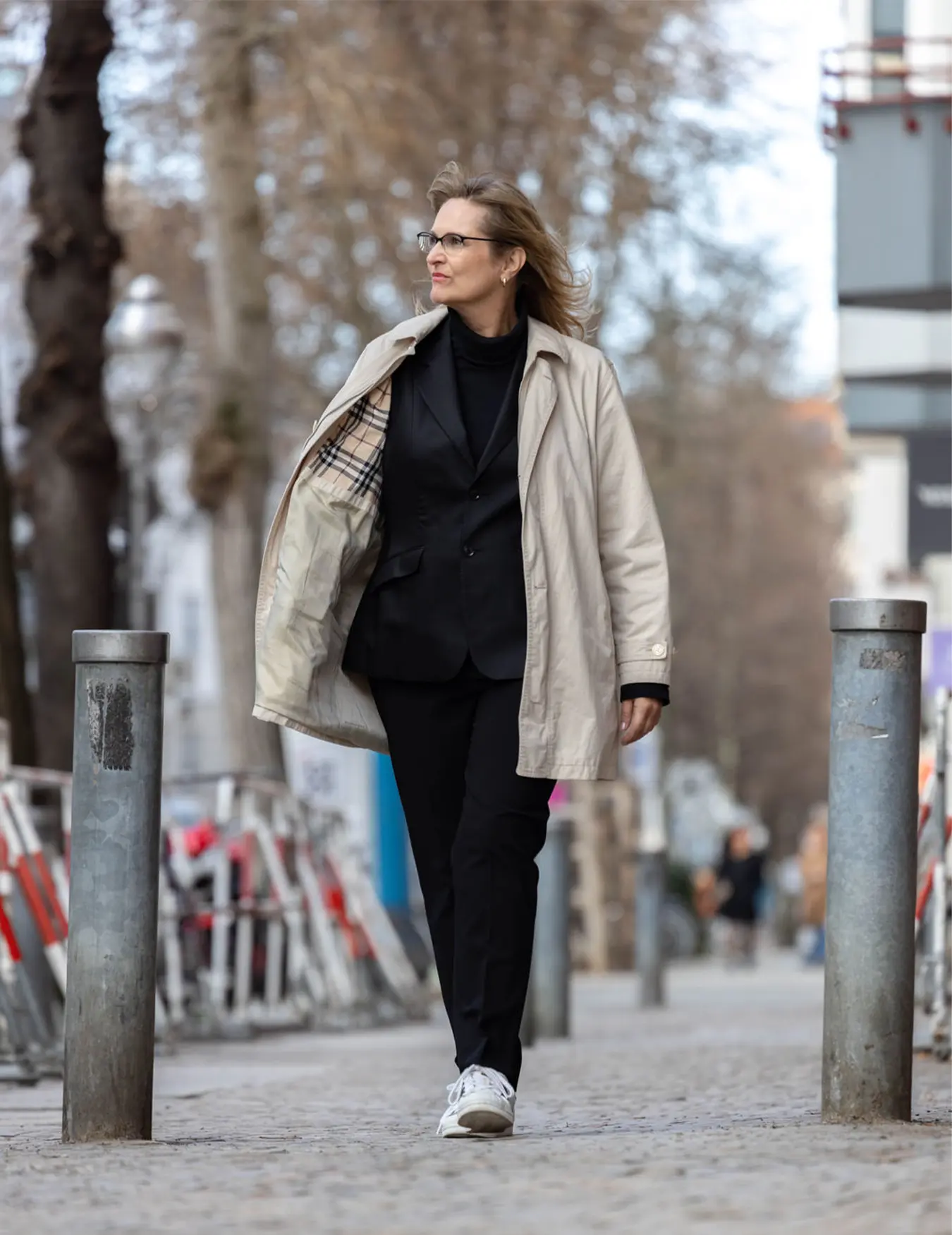 Nicole Flockenhaus läuft durch Berlin und ist unterwegs zwischen ihren Terminen