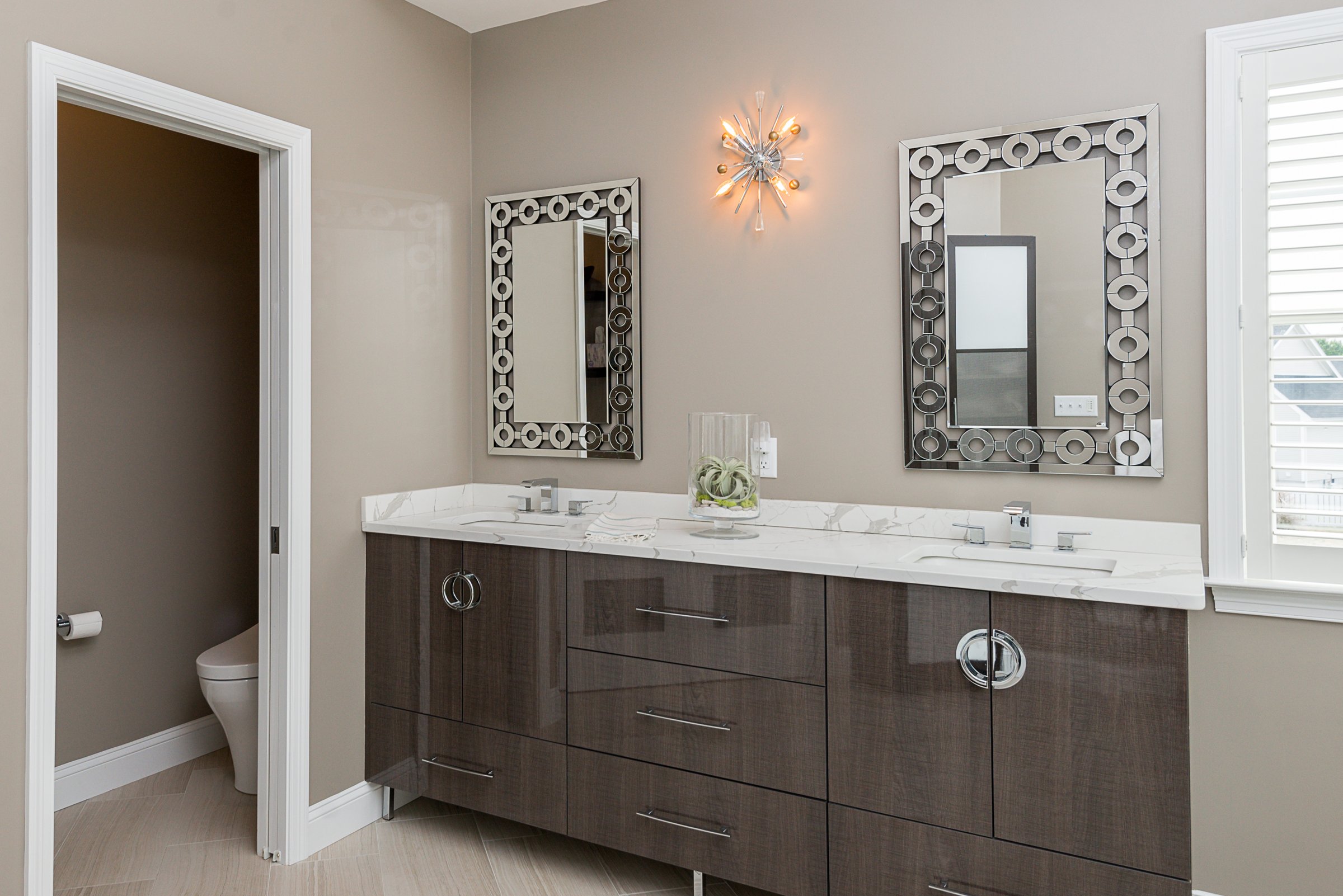 vanity countertop angle with mirrors