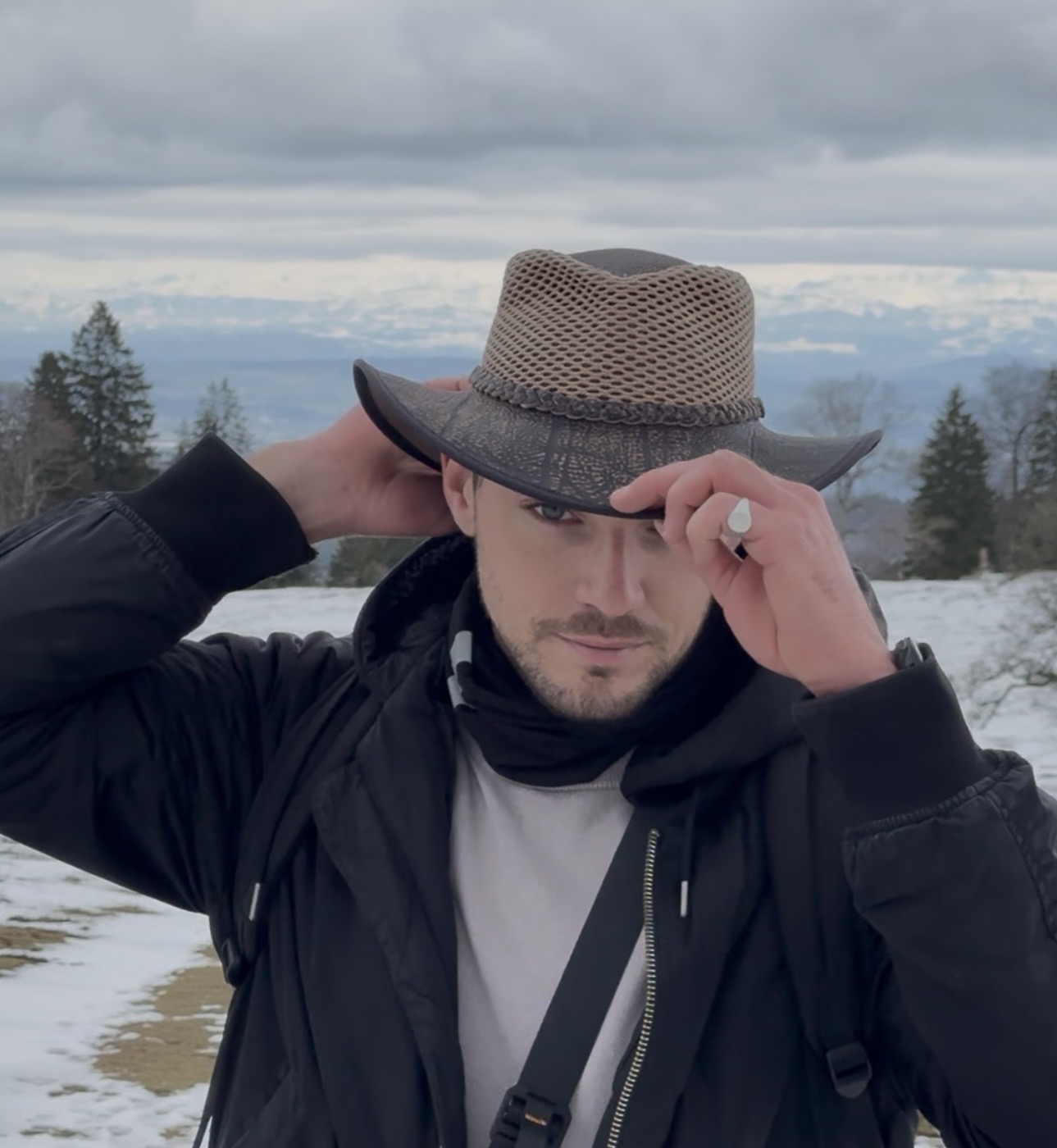 Randonneurs dans les Alpes suisses