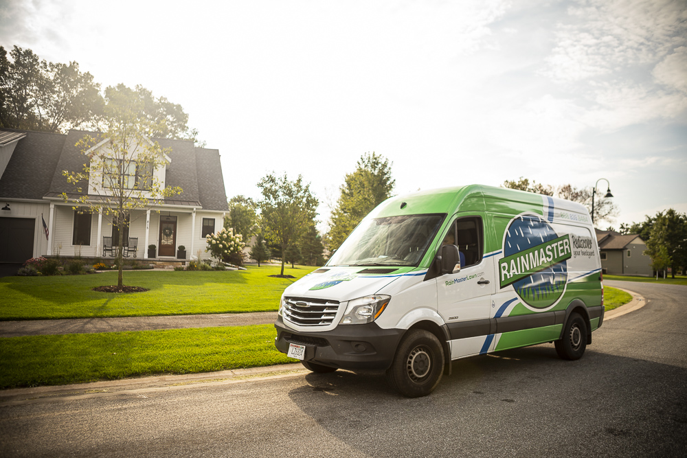 Green Oasis vs. RainMaster: Comparing 2 Lawn Services in Eau Claire, WI