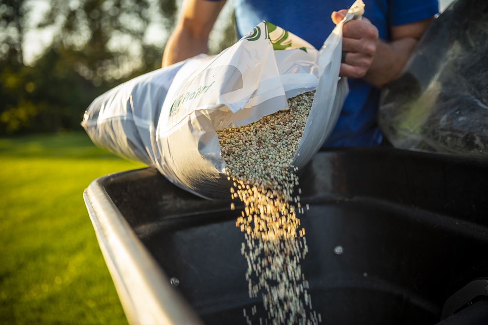 5 Lawn Fertilizer Tips For Minneapolis & Eau Claire, WI Homeowners